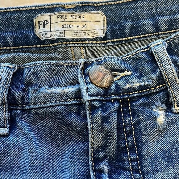 Free People Crochet Lace Hem Cut Off Denim Shorts Distressed Cotton Bohemian 26 - Picture 5 of 10